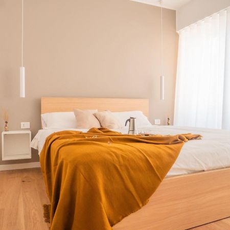The Best Rent - Modern Apartment Near Corso Buenos Aires Милано Екстериор снимка